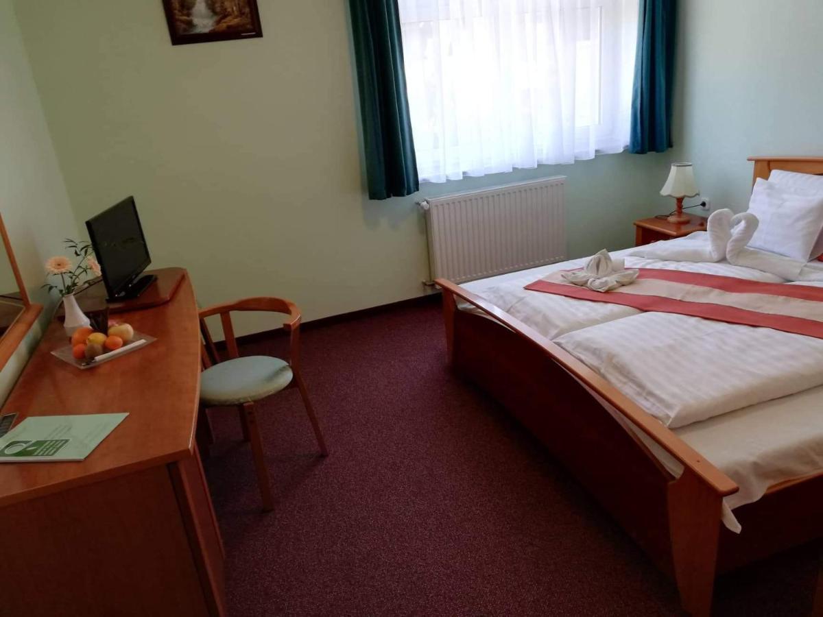 Gosztola Gyoengye-Az Erdo Szallodaja Dış mekan fotoğraf